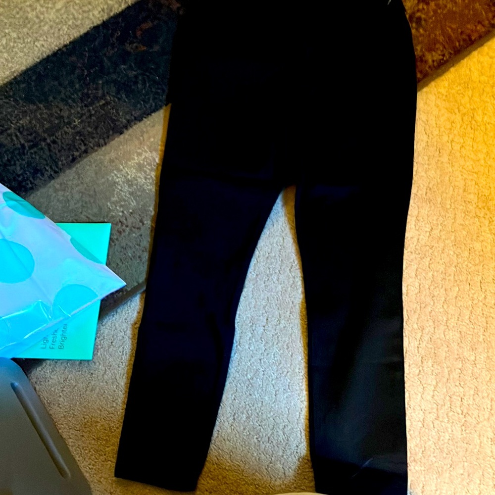 New old navy black skinny jeans size 12.